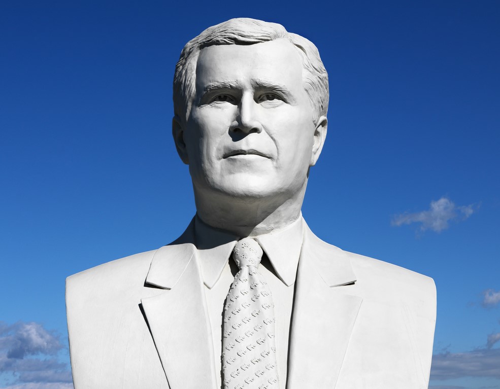 Why are there 43 president’s heads in a Virgina man’s farm?